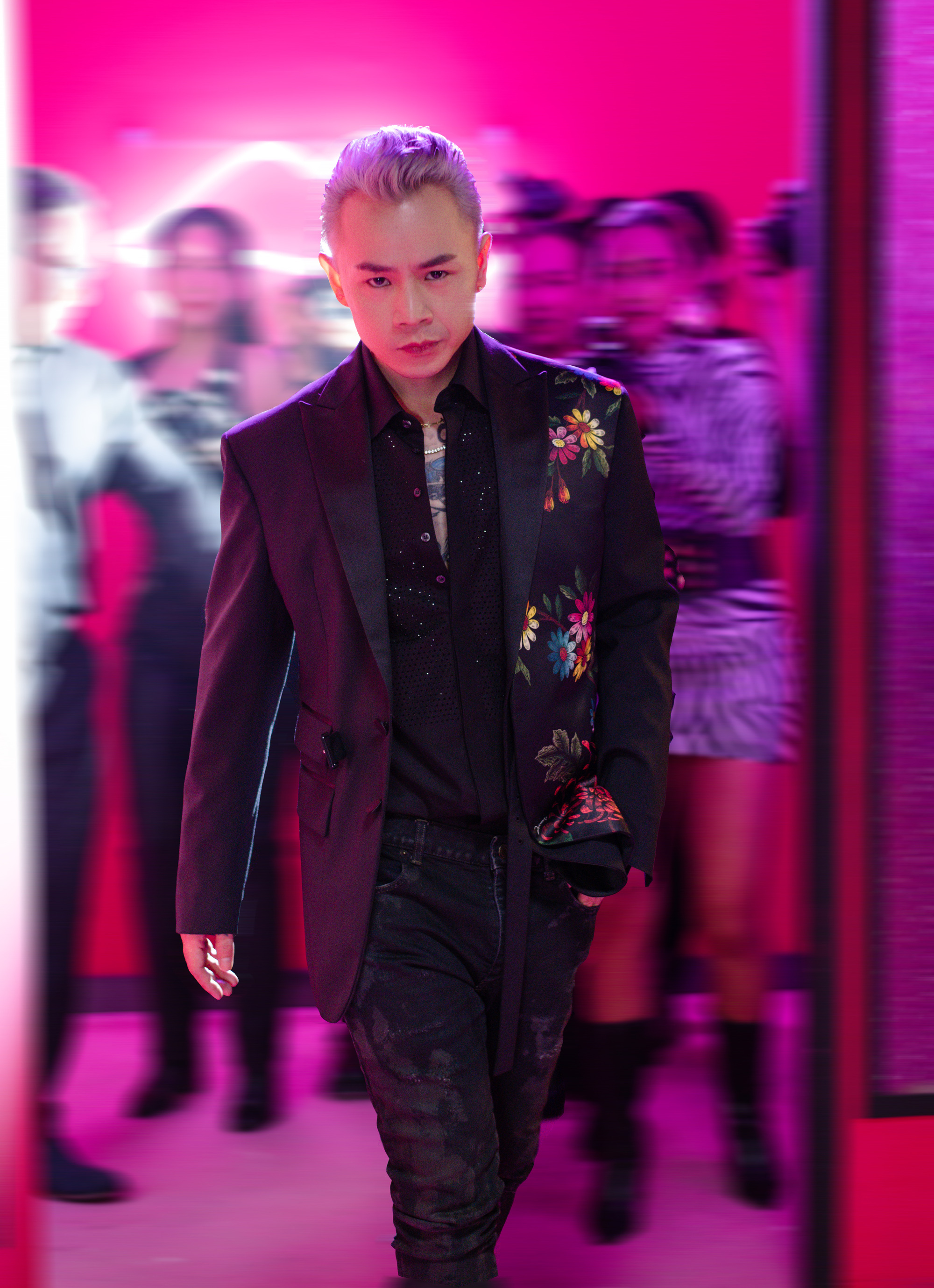 Binz kể chuyện tình yêu showbiz kèm khẳng định đang hẹn hò - Ảnh 1.