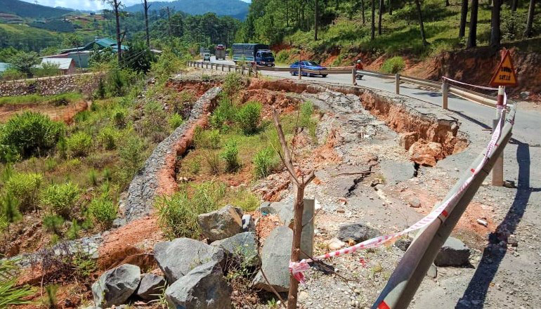 L&acirc;m Đồng: B&aacute;o động khẩn nguy cơ sạt lở, ngập &uacute;ng, hồ đập hư hỏng đe dọa v&ugrave;ng hạ du - Ảnh 2.