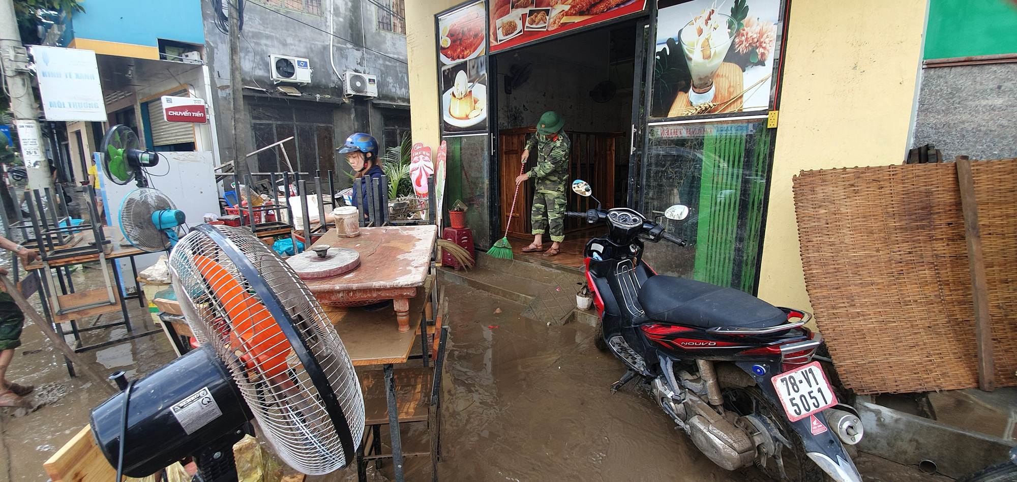 C&aacute;m cảnh Đồng Xu&acirc;n v&ugrave;i trong lũ dữ - Ảnh 2.