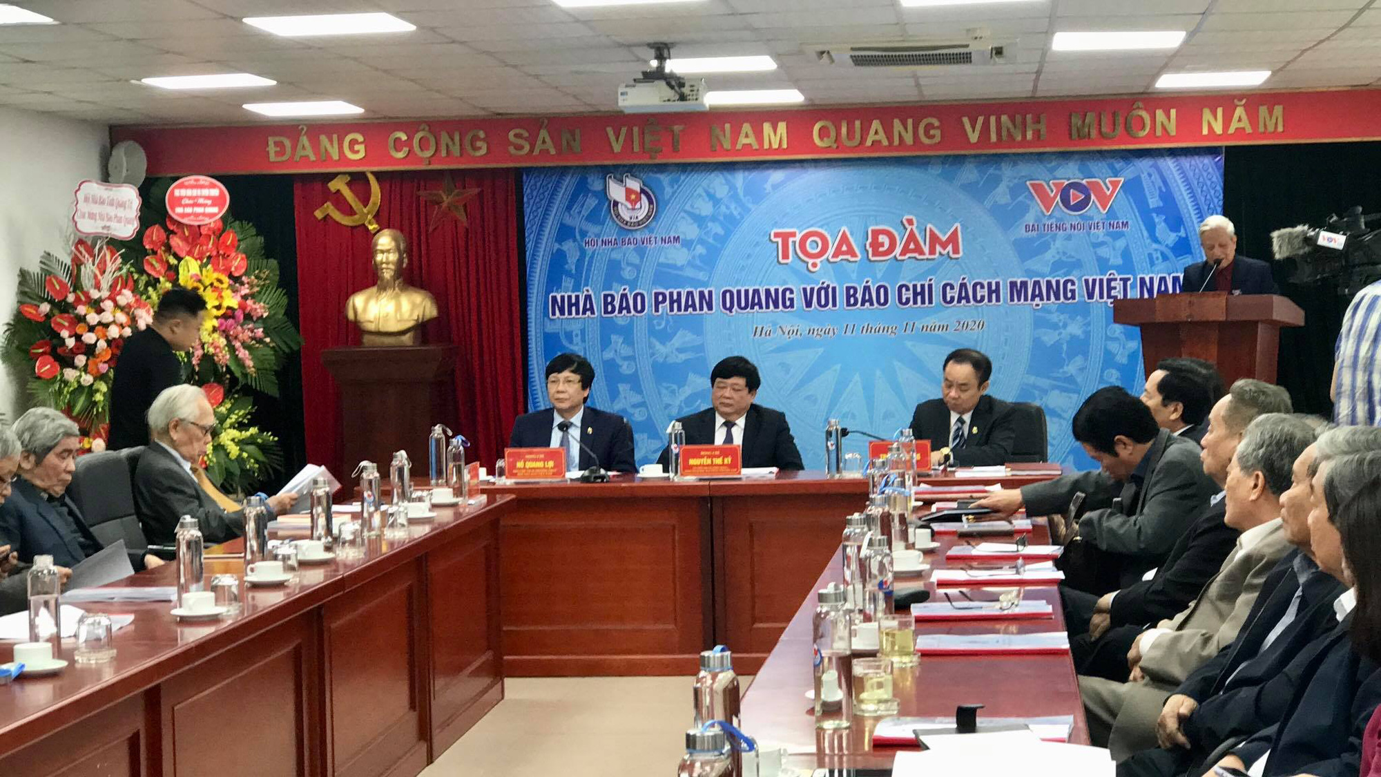 Nh&agrave; b&aacute;o Phan Quang, người truyền nhiều cảm hứng cho đồng nghiệp v&agrave; bạn đọc - Ảnh 2.