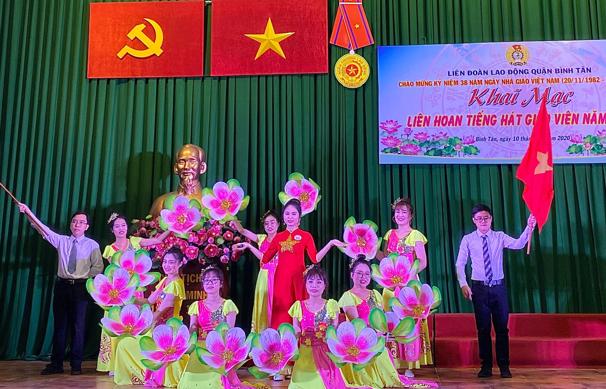 Tạo sân chơi cho giáo viên