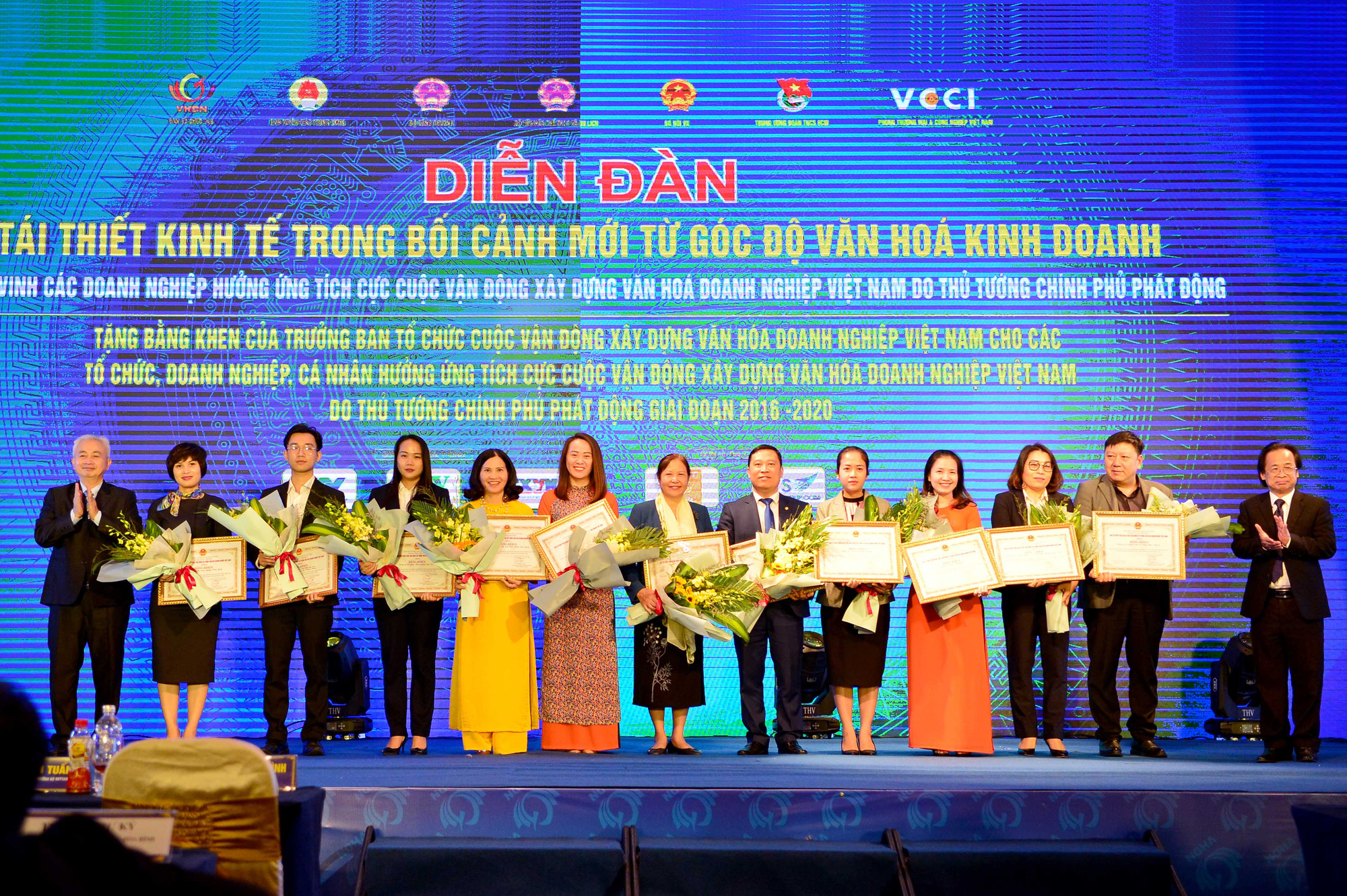 Viettel được vinh danh xuất sắc trong x&acirc;y dựng v&agrave; thực h&agrave;nh văn h&oacute;a doanh nghiệp - Ảnh 3.