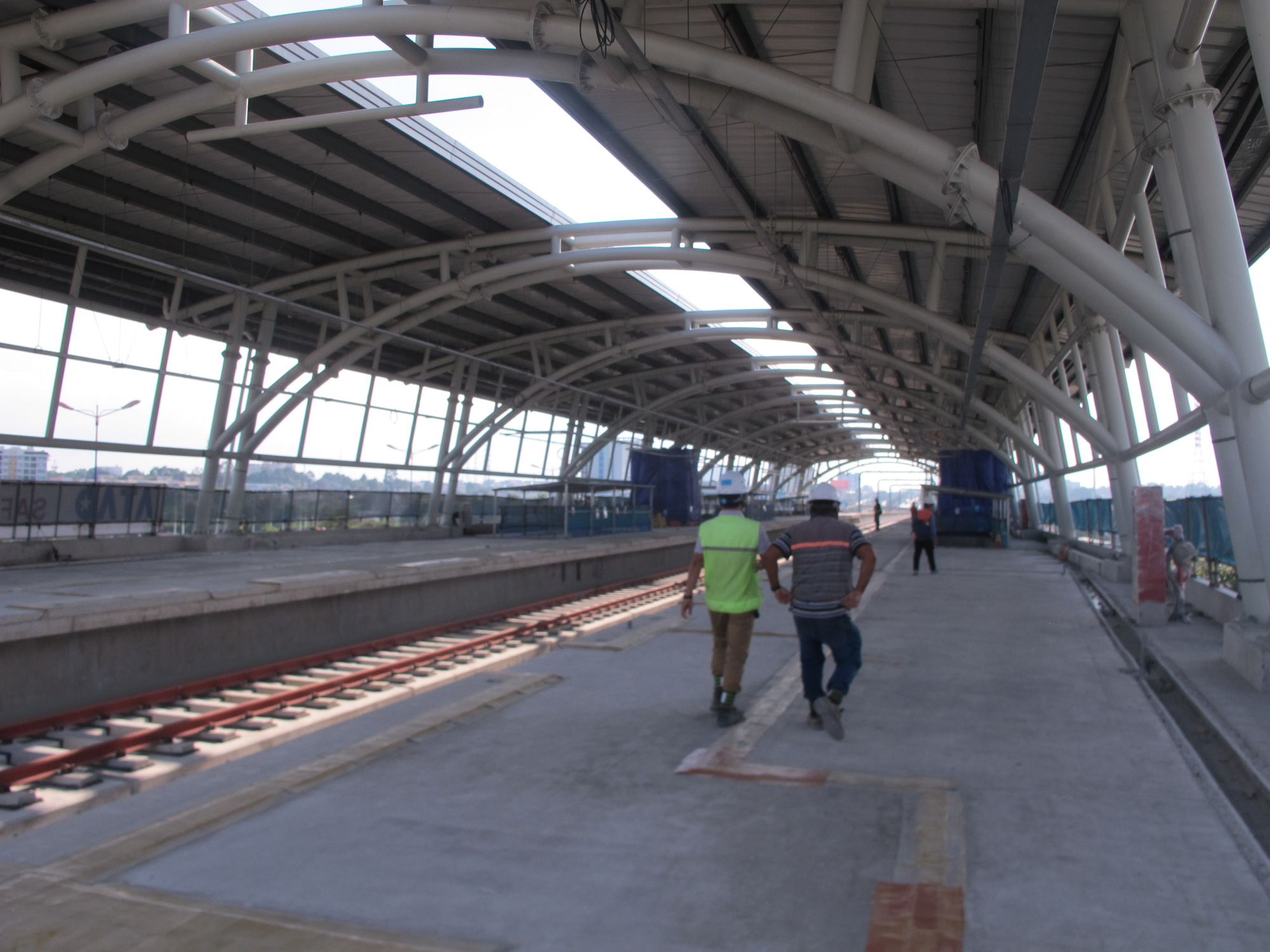 Cận cảnh dầm cầu cạn tuyến Metro 1 gặp sự cố - Ảnh 6.