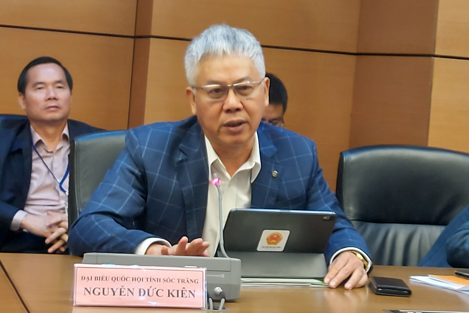 Đề nghị Quốc hội lấy ý kiến đại biểu về việc có nên tách Luật Giao thông đường bộ?