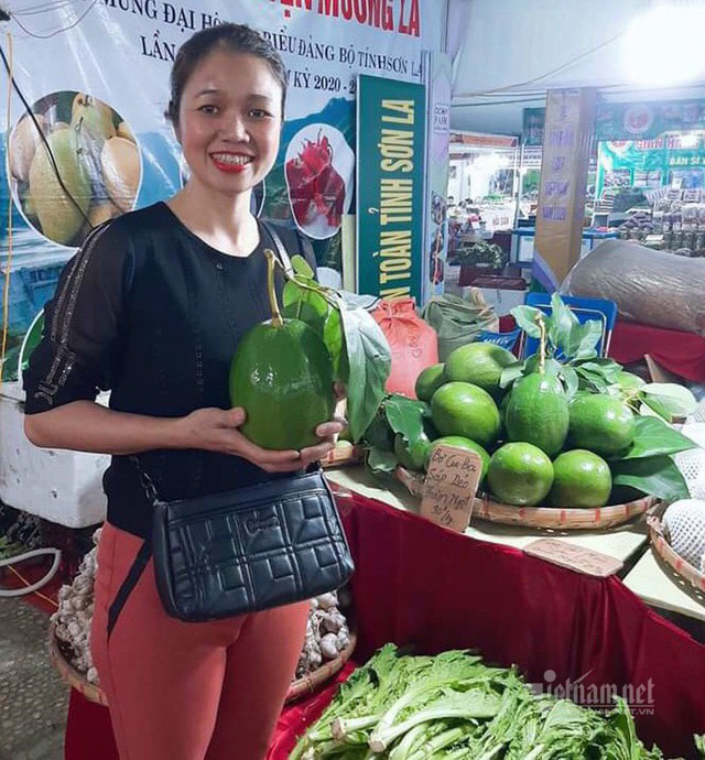 Quả bơ khổng lồ nặng 2 kg, hàng trên núi về gây sốt Hà thành - Ảnh 8.