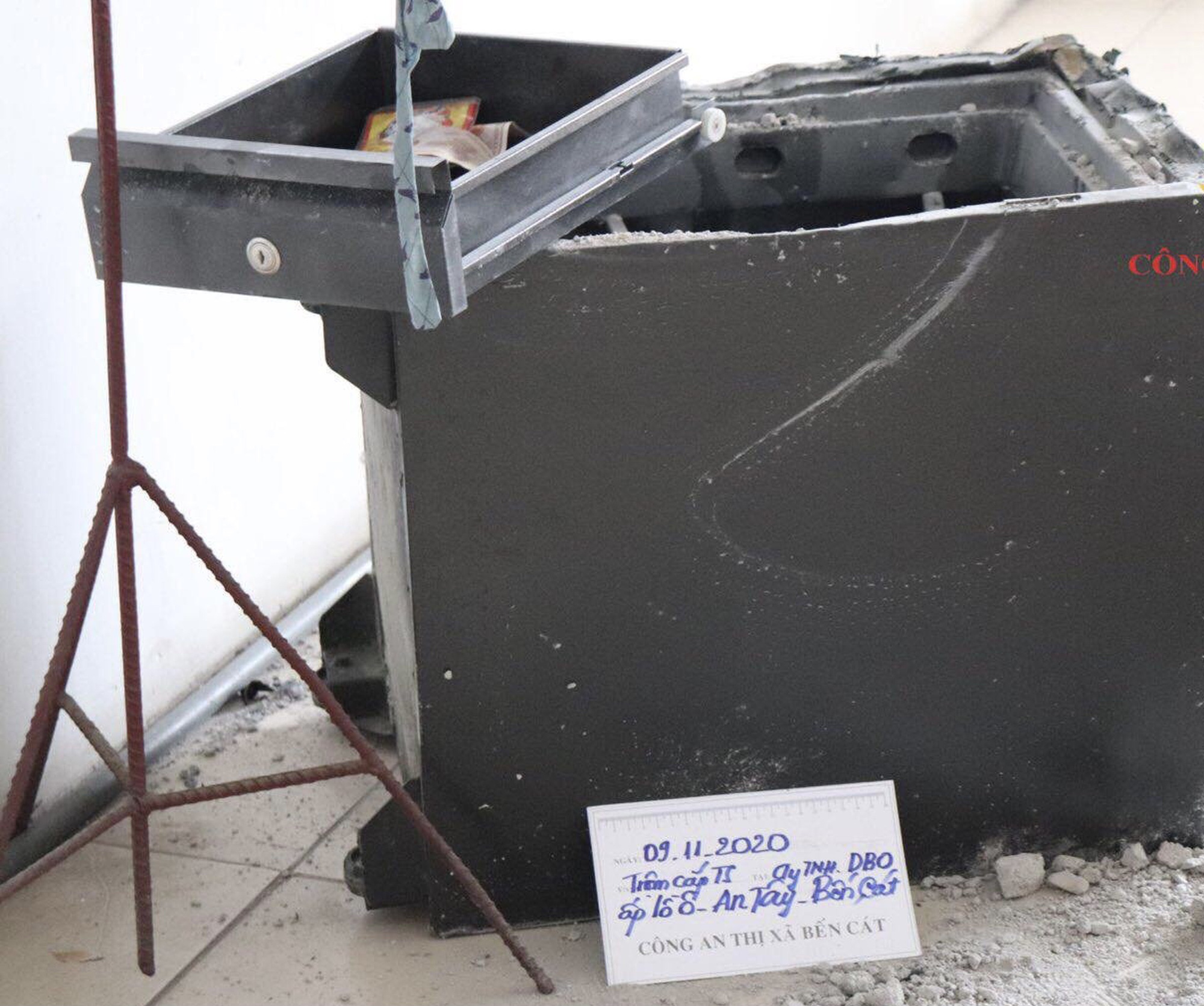 B&igrave;nh Dương: Bắt đối tượng người Trung Quốc trộm tiền của c&ocirc;ng ty - Ảnh 2.