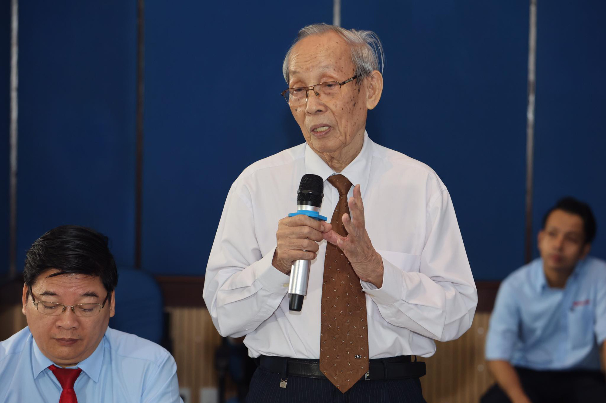 Tự chủ đại học v&agrave; những vướng mắc cần th&aacute;o gỡ - Ảnh 6.