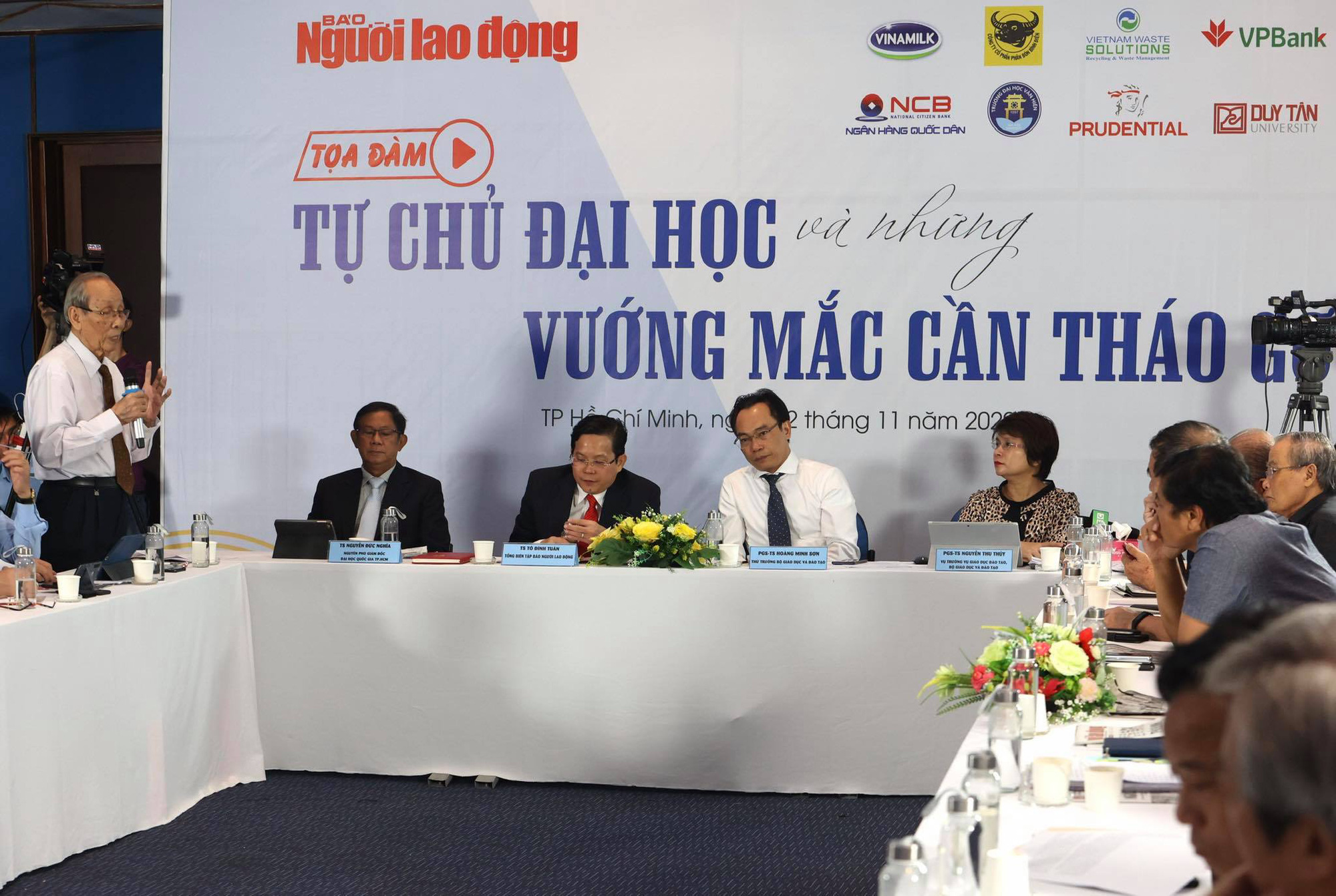 Tự chủ đại học v&agrave; những vướng mắc cần th&aacute;o gỡ - Ảnh 9.