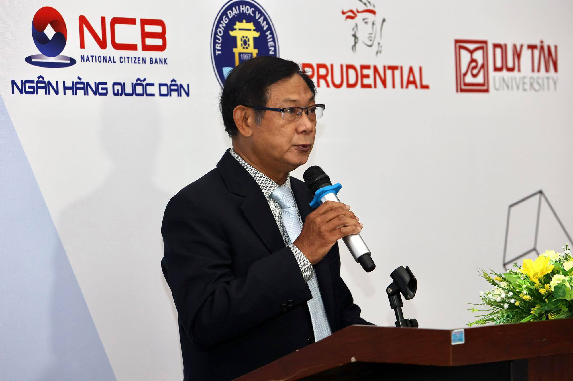 Tự chủ đại học v&agrave; những vướng mắc cần th&aacute;o gỡ - Ảnh 4.