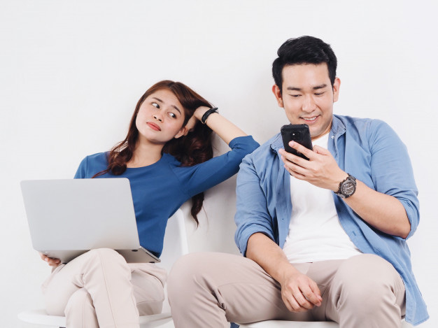 Trọng quyền riêng tư đến mức... xem thường nhau