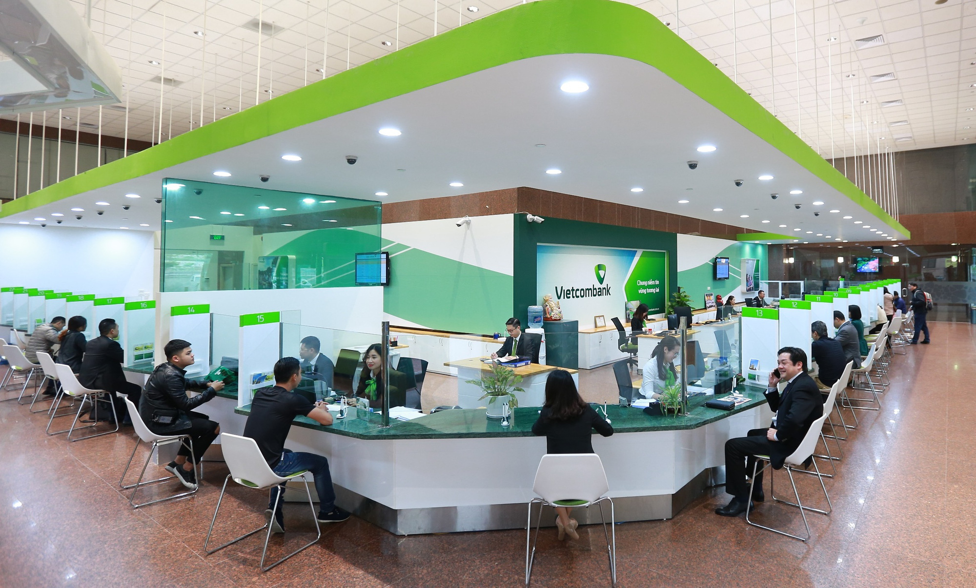 Vietcombank giảm lãi suất cho khách bị ảnh hưởng bão lũ