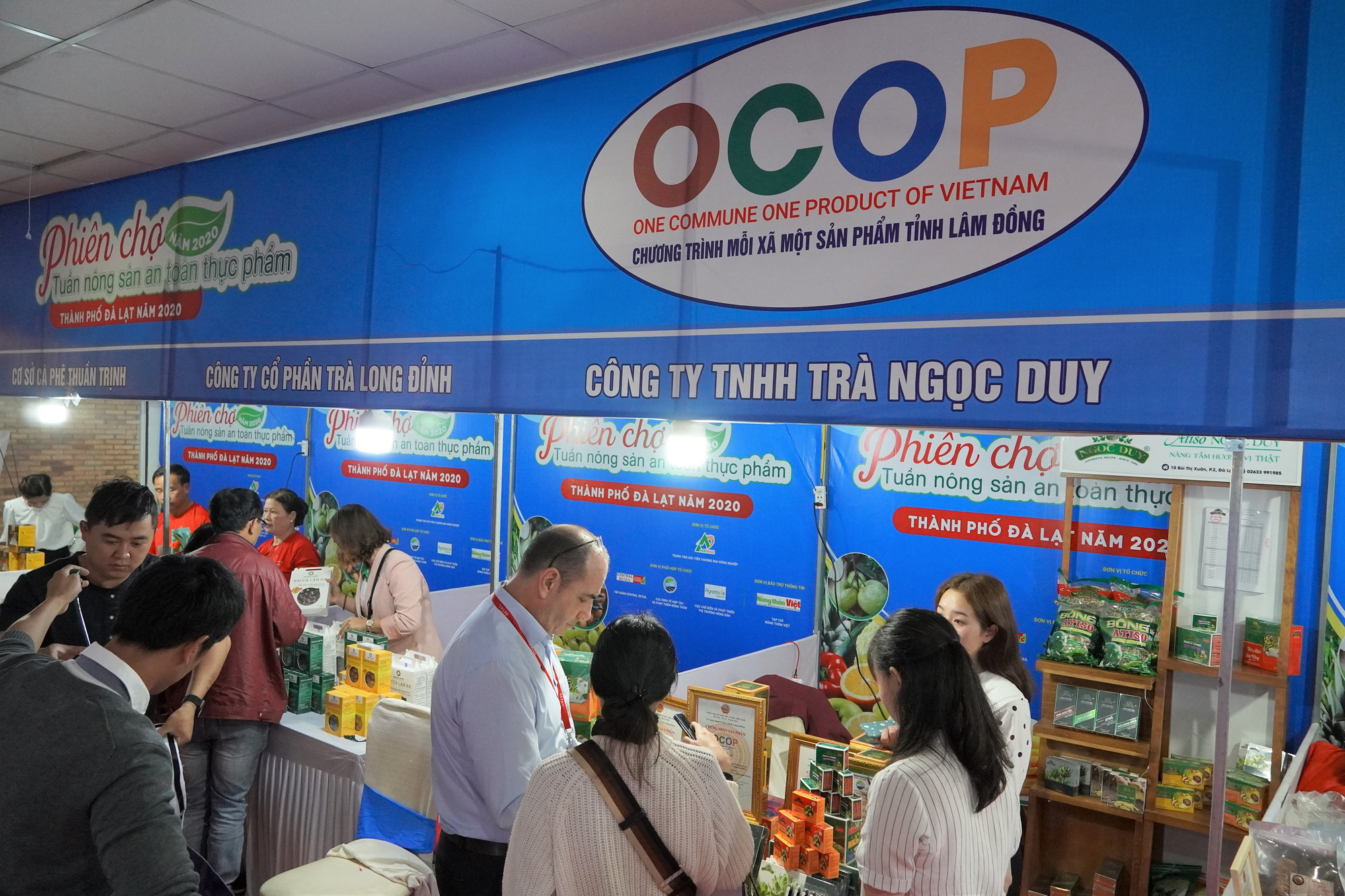 Đặc sản cam Cao Phong, gạo Séng Cù, miến đao Giới Phiên... lần đầu tiên có mặt ở Đà Lạt