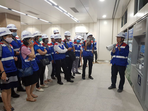 Cán bộ Công đoàn tham quan công trình trọng điểm TP HCM
