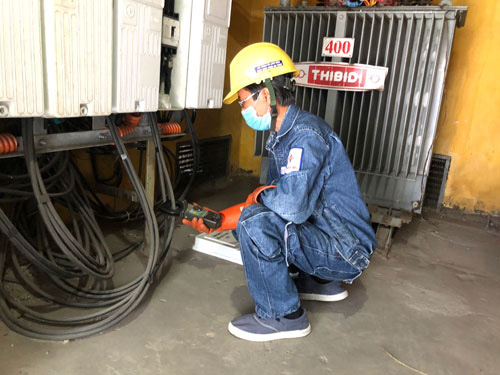 Ngành điện TP HCM tri ân khách hàng, không quên hướng về miền Trung