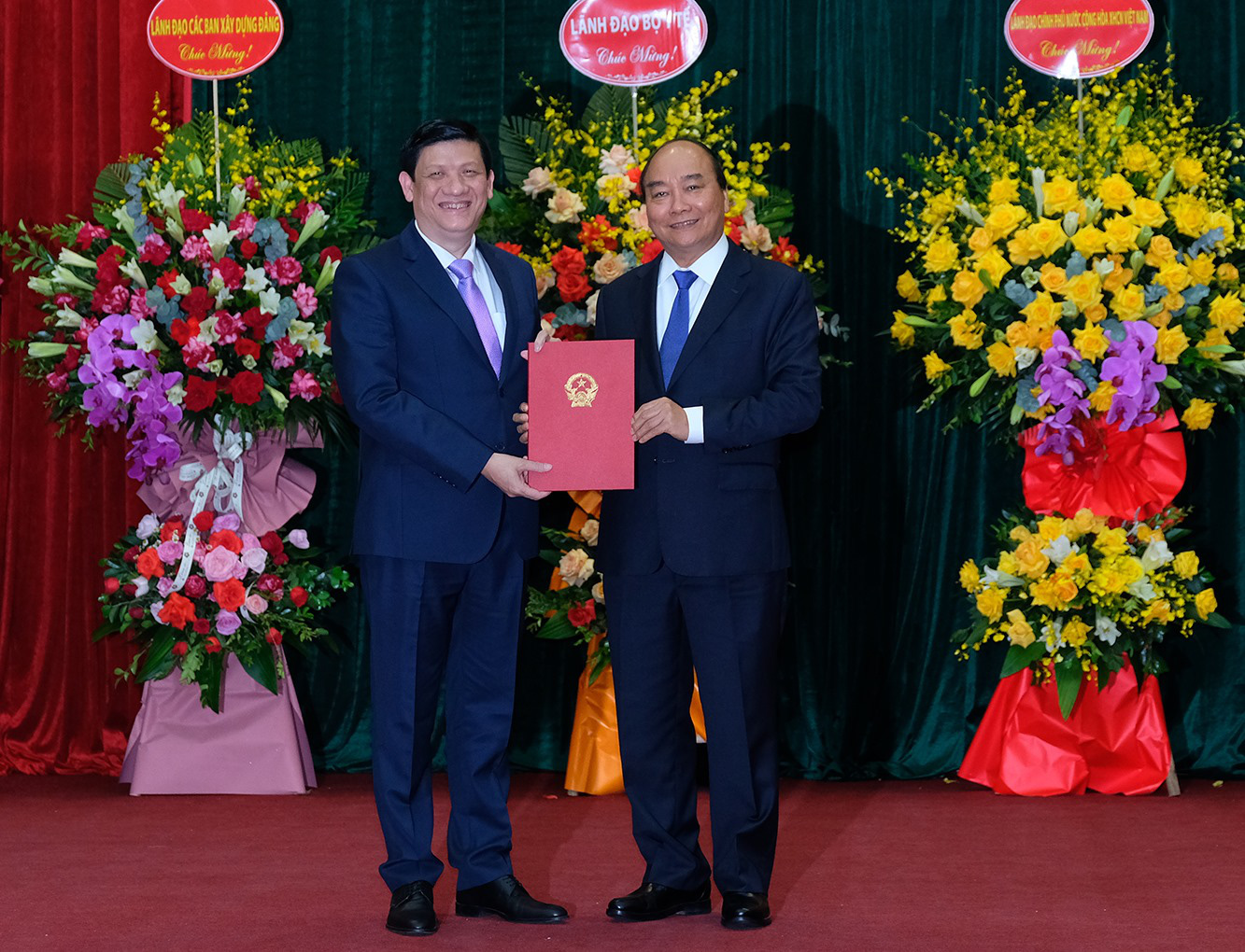 Thủ tướng trao quyết định bổ nhiệm &ocirc;ng Nguyễn Thanh Long l&agrave;m Bộ trưởng Bộ Y tế - Ảnh 2.