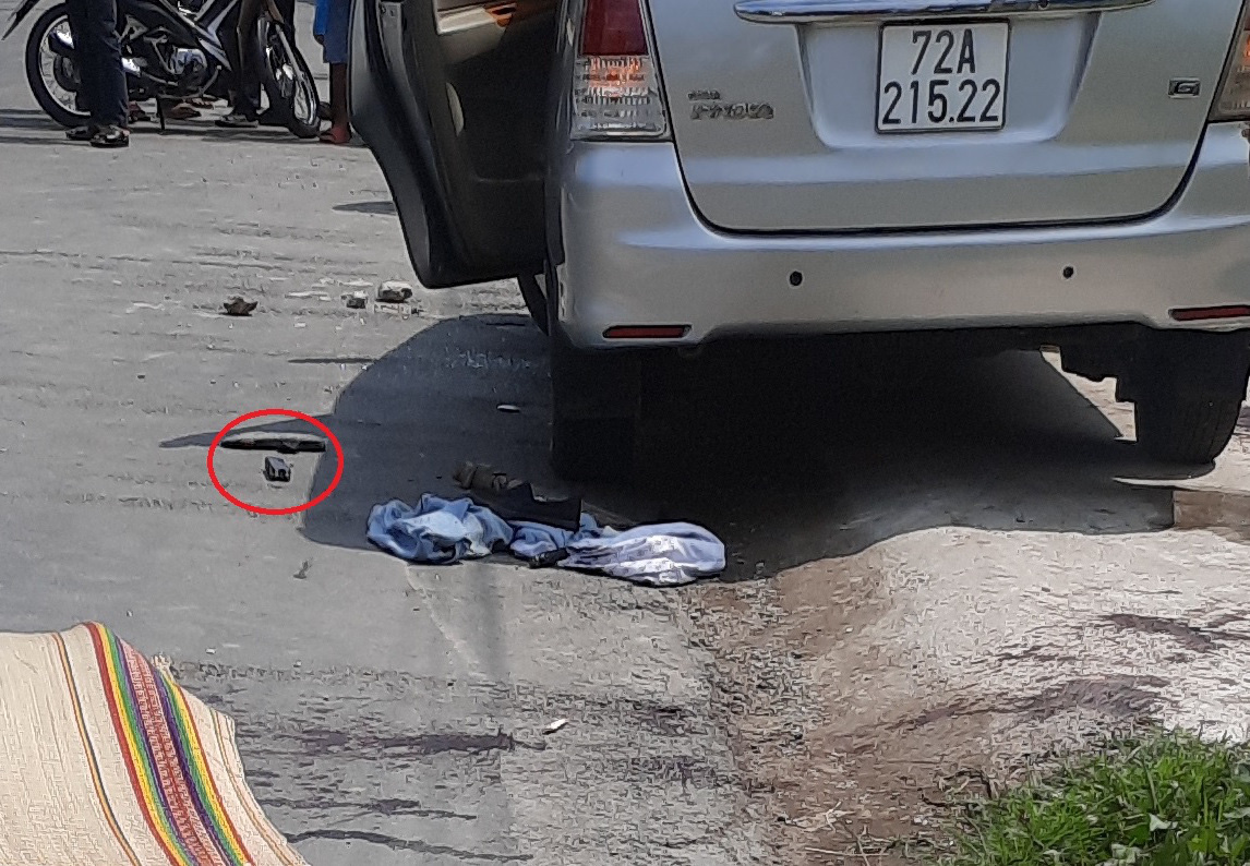 Công an tạm giữ nhóm người đi ôtô vào quán cà phê và xô xát làm 1 người chết
