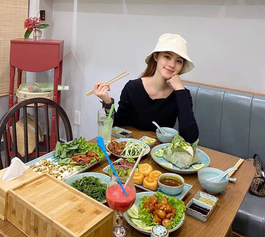 Hoa hậu người Việt tại Úc Jolie Nguyễn tái xuất sau 4 tháng ở ẩn - Ảnh 1.