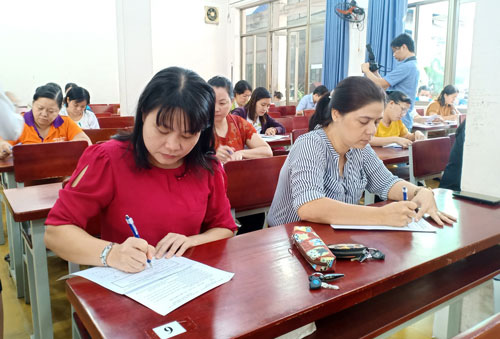 N&acirc;ng cao nghiệp vụ cho CNVC-LĐ - Ảnh 1.