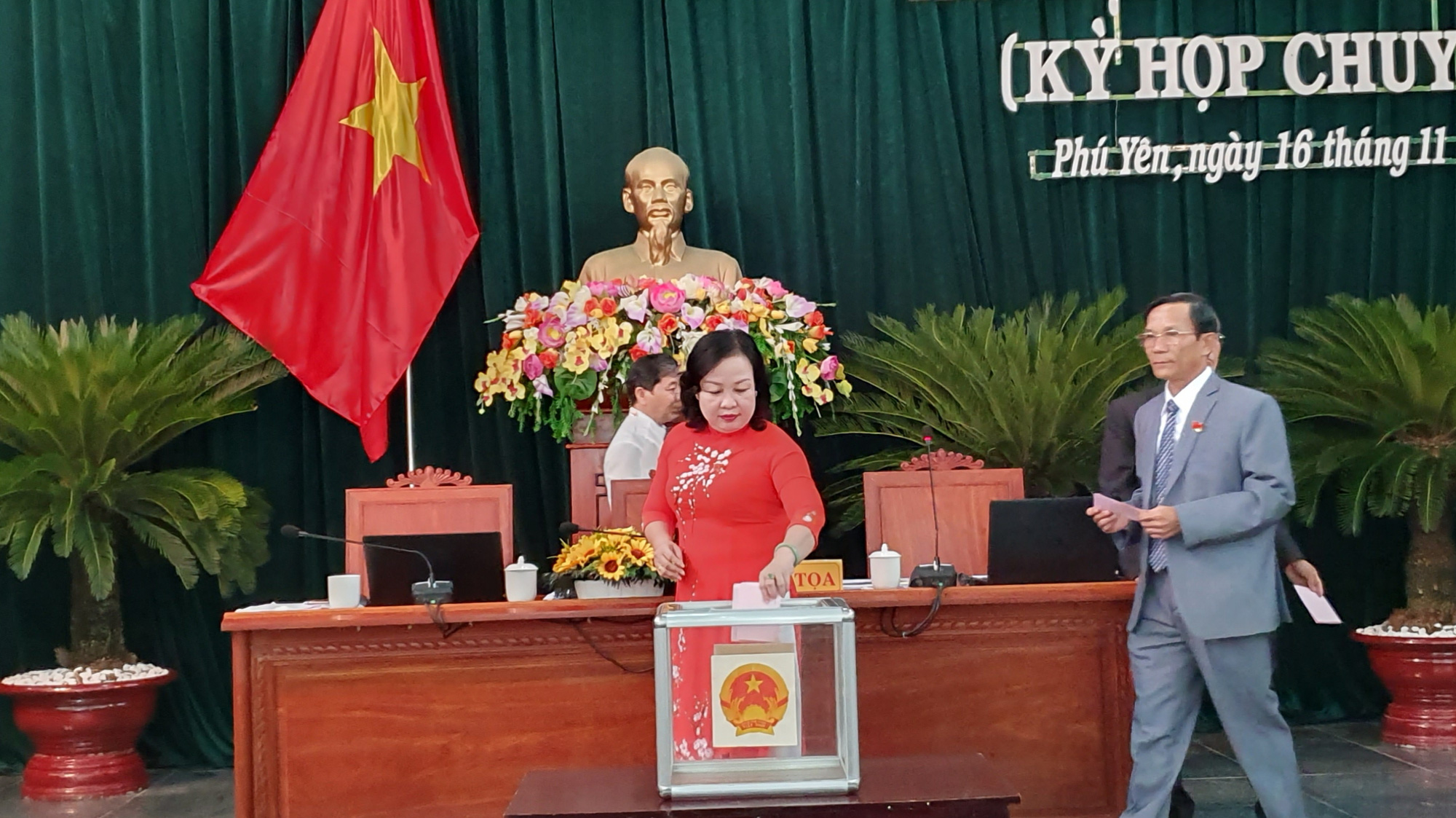 Ph&uacute; Y&ecirc;n, Ninh Thuận c&oacute; t&acirc;n Chủ tịch UBND tỉnh - Ảnh 2.