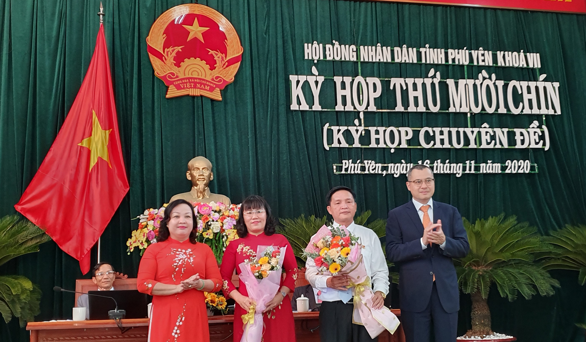 Ph&uacute; Y&ecirc;n, Ninh Thuận c&oacute; t&acirc;n Chủ tịch UBND tỉnh - Ảnh 7.