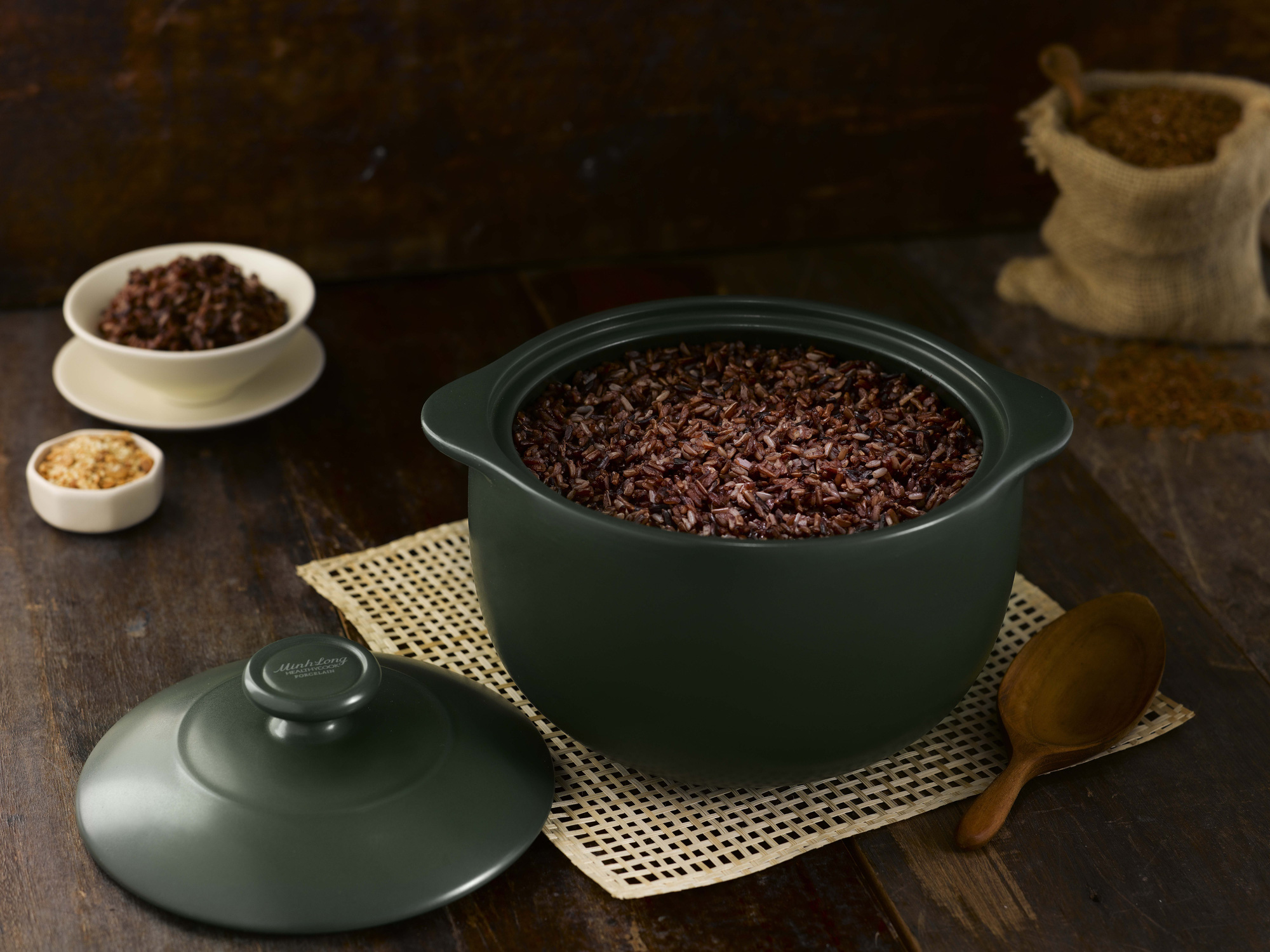 Sống khỏe với nồi sứ dưỡng sinh - Ảnh 2.