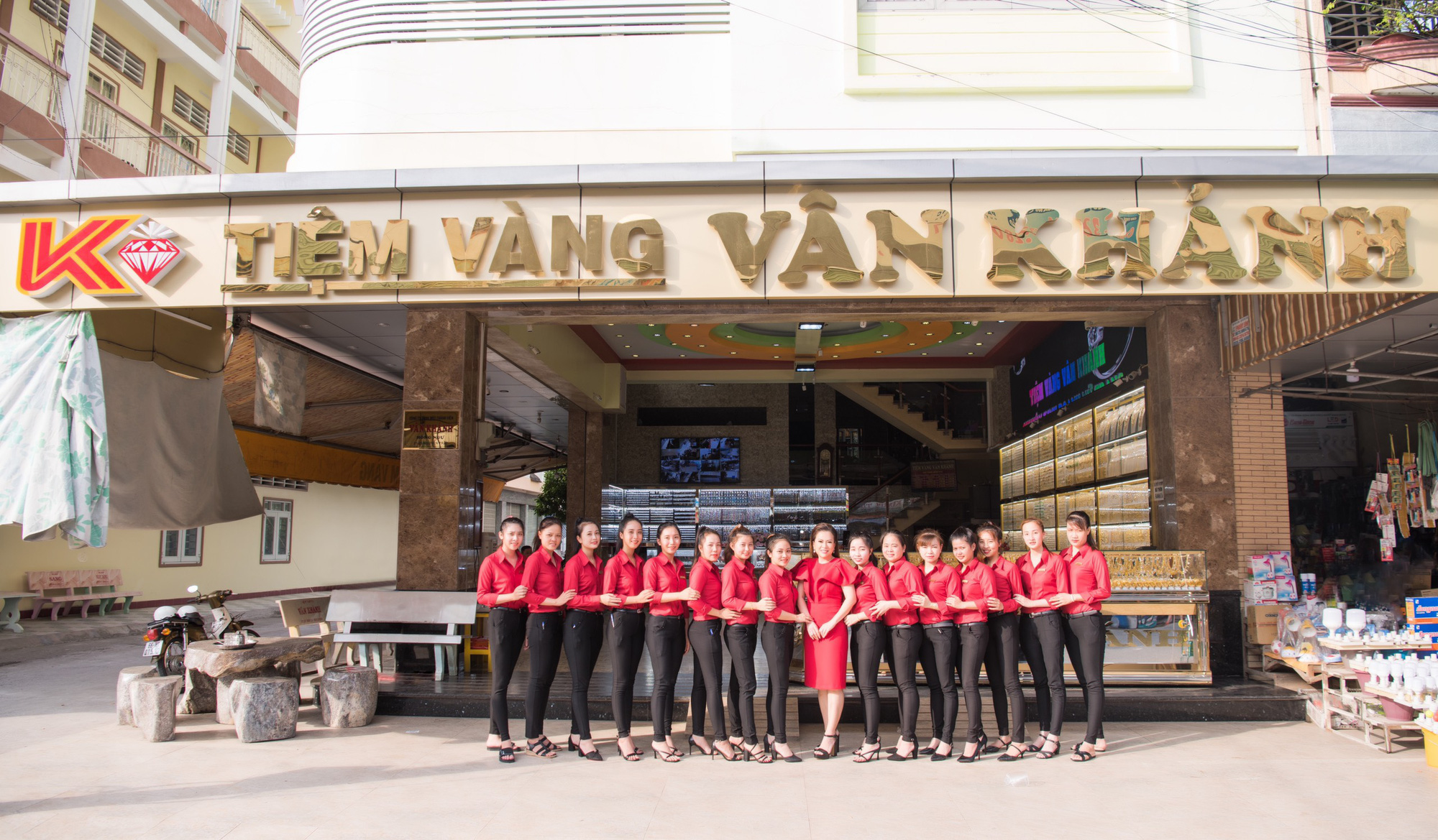 Tiệm vàng Vân Khánh, chất lượng, uy tín là tiêu chí hàng đầu trong kinh doanh