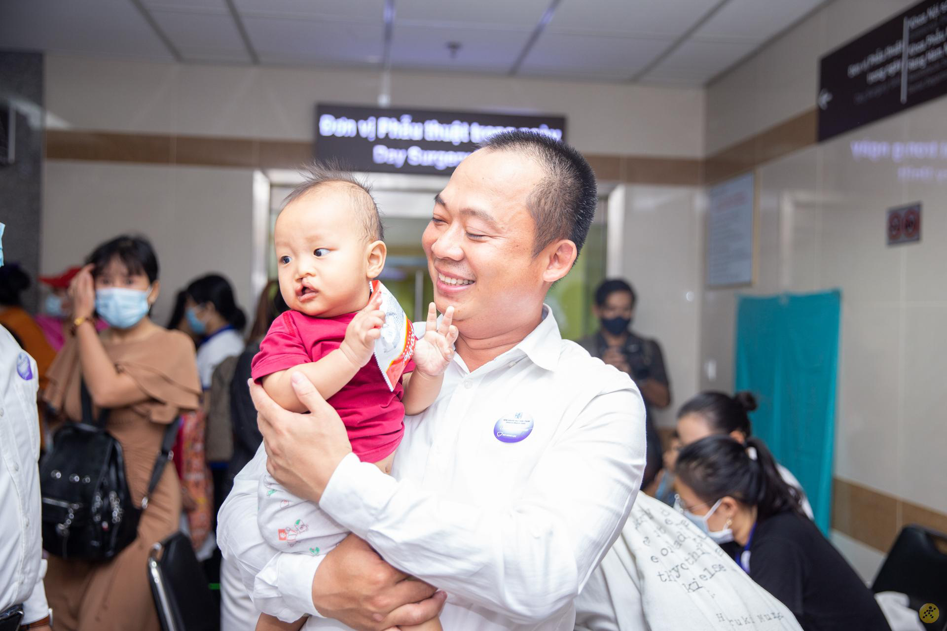 Điện Máy Xanh và LG trao 1,5 tỉ đồng cho Operation Smile, mang nụ cười trọn vẹn cho trẻ em hở hàm ếch