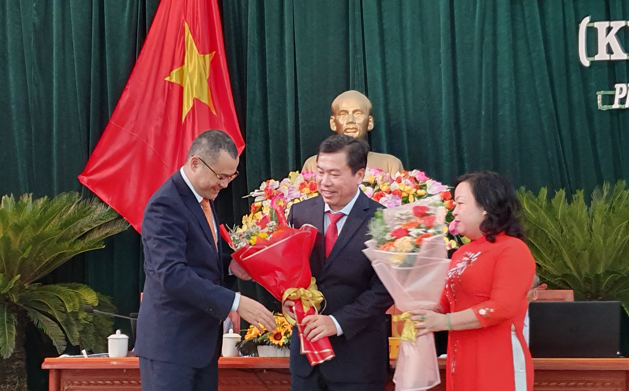 Ph&uacute; Y&ecirc;n, Ninh Thuận c&oacute; t&acirc;n Chủ tịch UBND tỉnh - Ảnh 5.