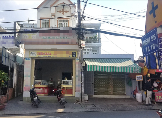 Chủ tiệm bạc ở quận 12 hốt hoảng báo công an khi xem camera an ninh - Ảnh 2.