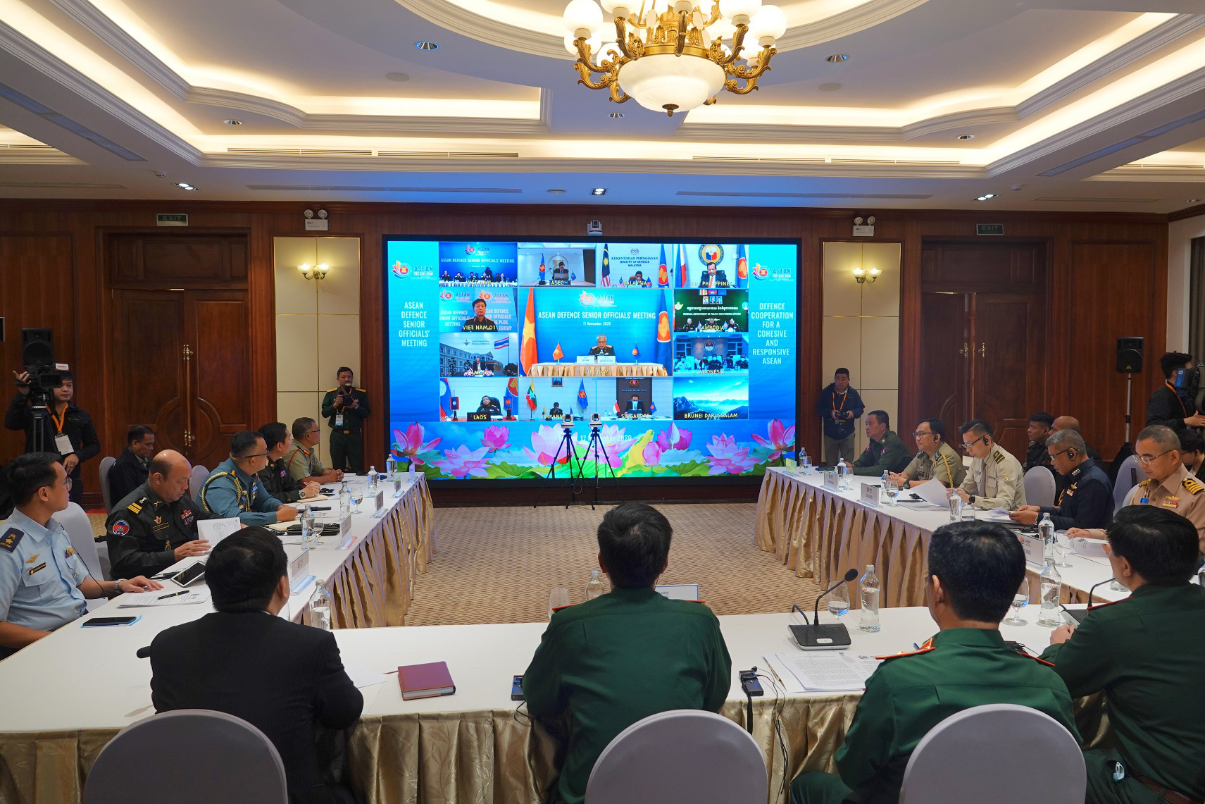 Thượng tướng Nguyễn Ch&iacute; Vịnh chủ tr&igrave; hội nghị Quan chức quốc ph&ograve;ng cấp cao ASEAN - Ảnh 2.