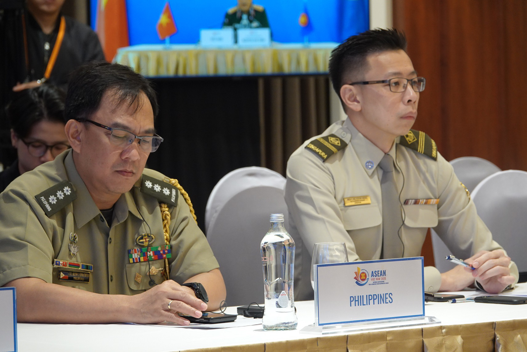 Thượng tướng Nguyễn Ch&iacute; Vịnh chủ tr&igrave; hội nghị Quan chức quốc ph&ograve;ng cấp cao ASEAN - Ảnh 5.