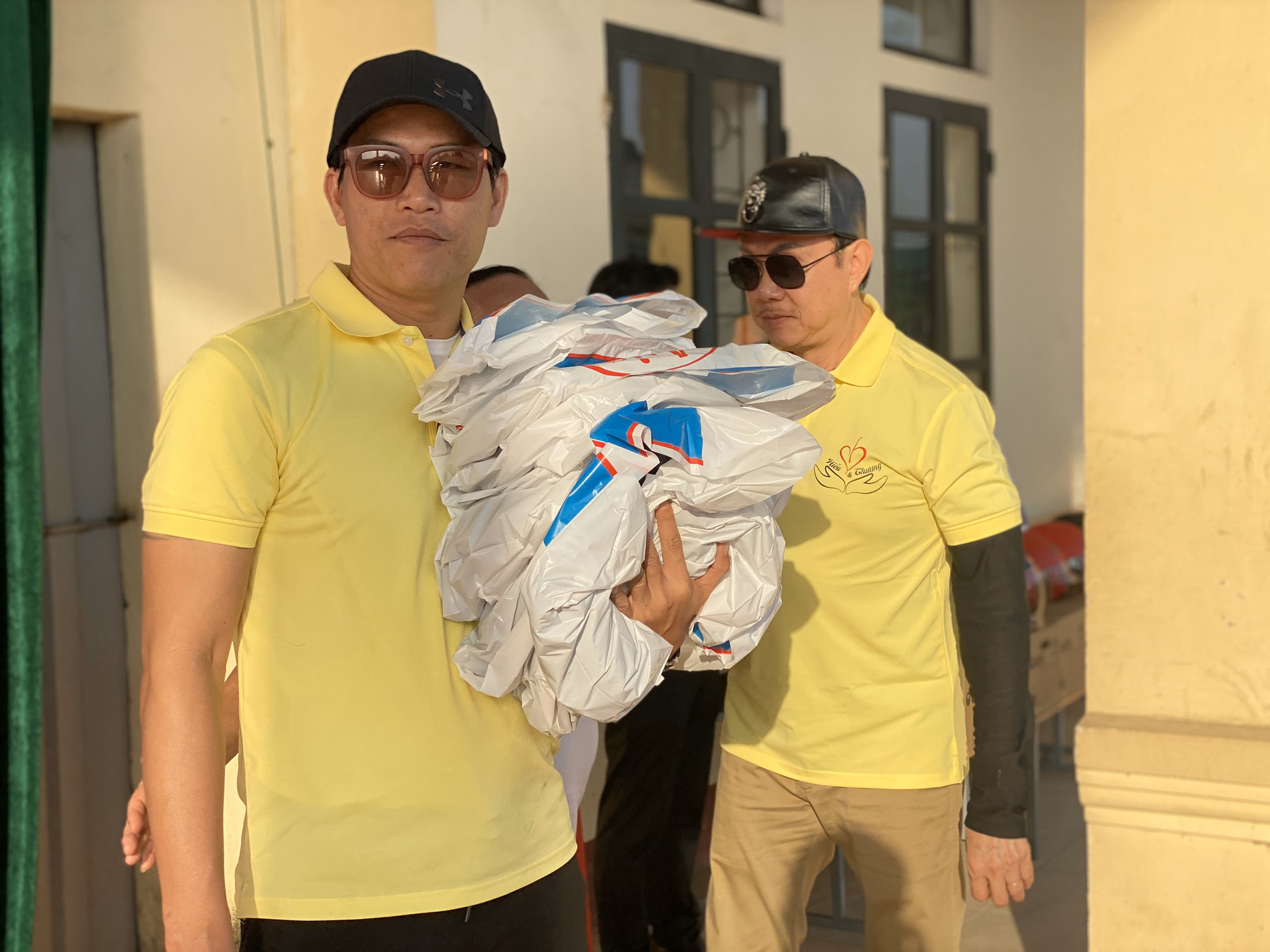 Quách Beem thực hiện dự án âm nhạc kết nối các tuyển thủ, nghệ sĩ vì miền Trung - Ảnh 1.