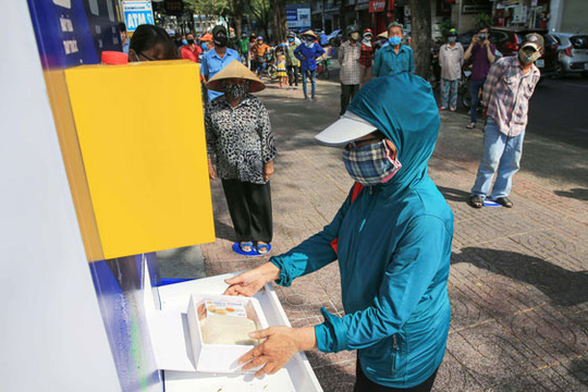 Xây bản sắc văn hóa đô thị TP HCM: Bán bà con xa mua láng giềng gần - Ảnh 1.