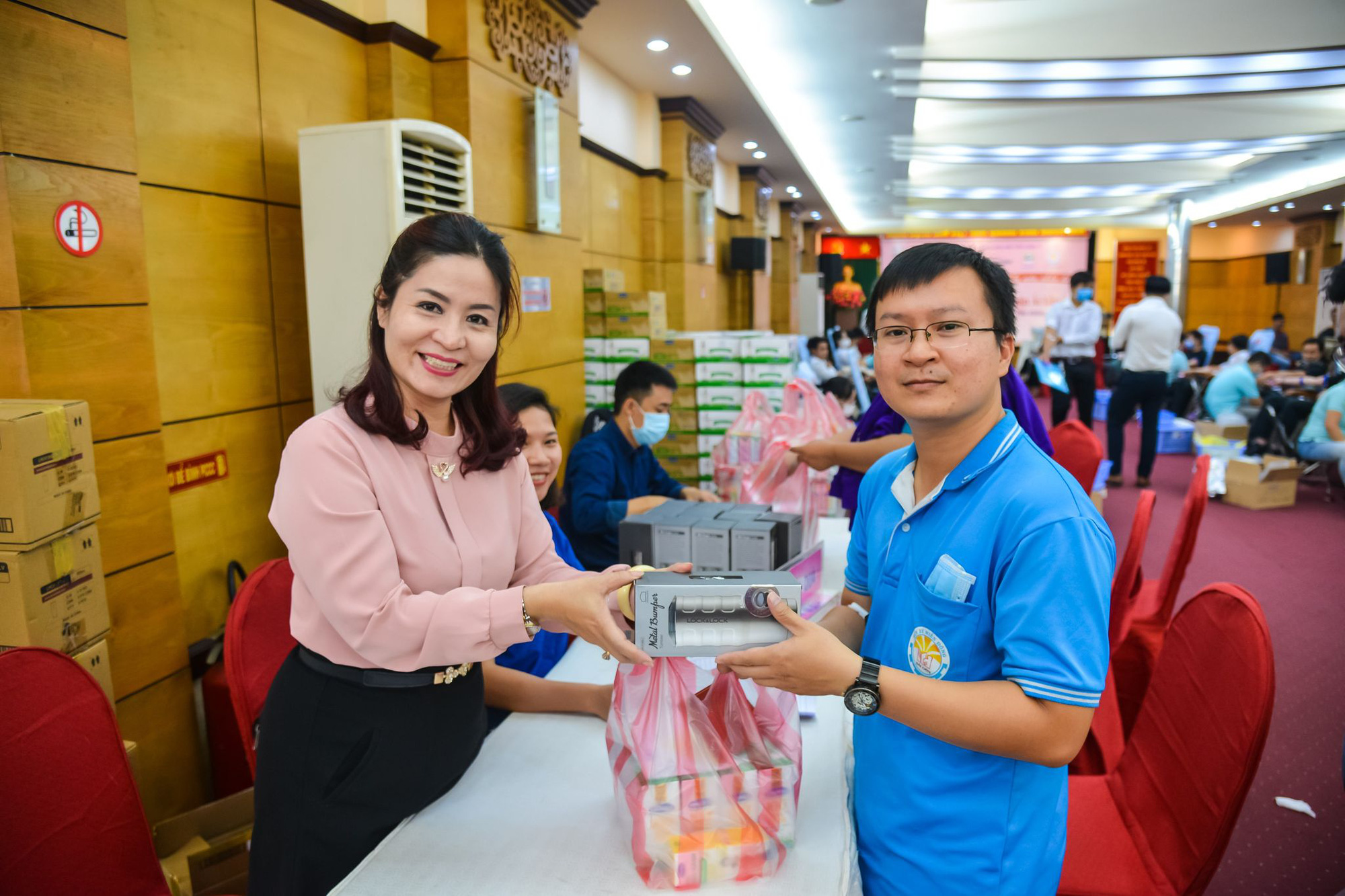 Ấm áp chương trình hiến máu tình nguyện “Trái tim nhân ái”