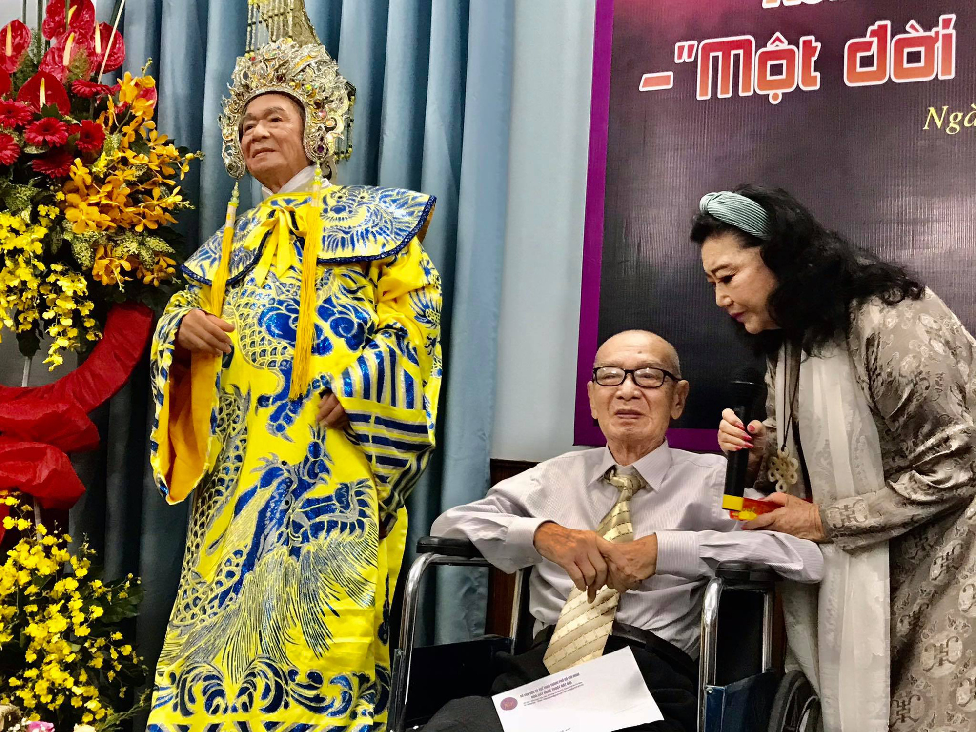 Nghệ sĩ tề tựu vinh danh NSND Đinh Bằng Phi