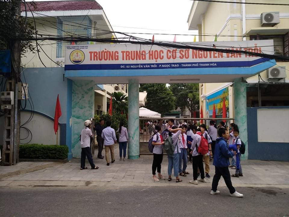 Vụ nữ sinh cấp 2 bị đ&aacute;nh hội đồng: Do m&acirc;u thuẫn tr&ecirc;n mạng x&atilde; hội - Ảnh 2.