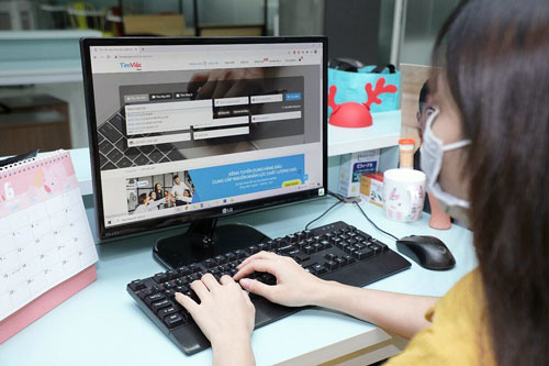 Nhà tuyển dụng cần lưu ý khi tìm ứng viên trên mạng