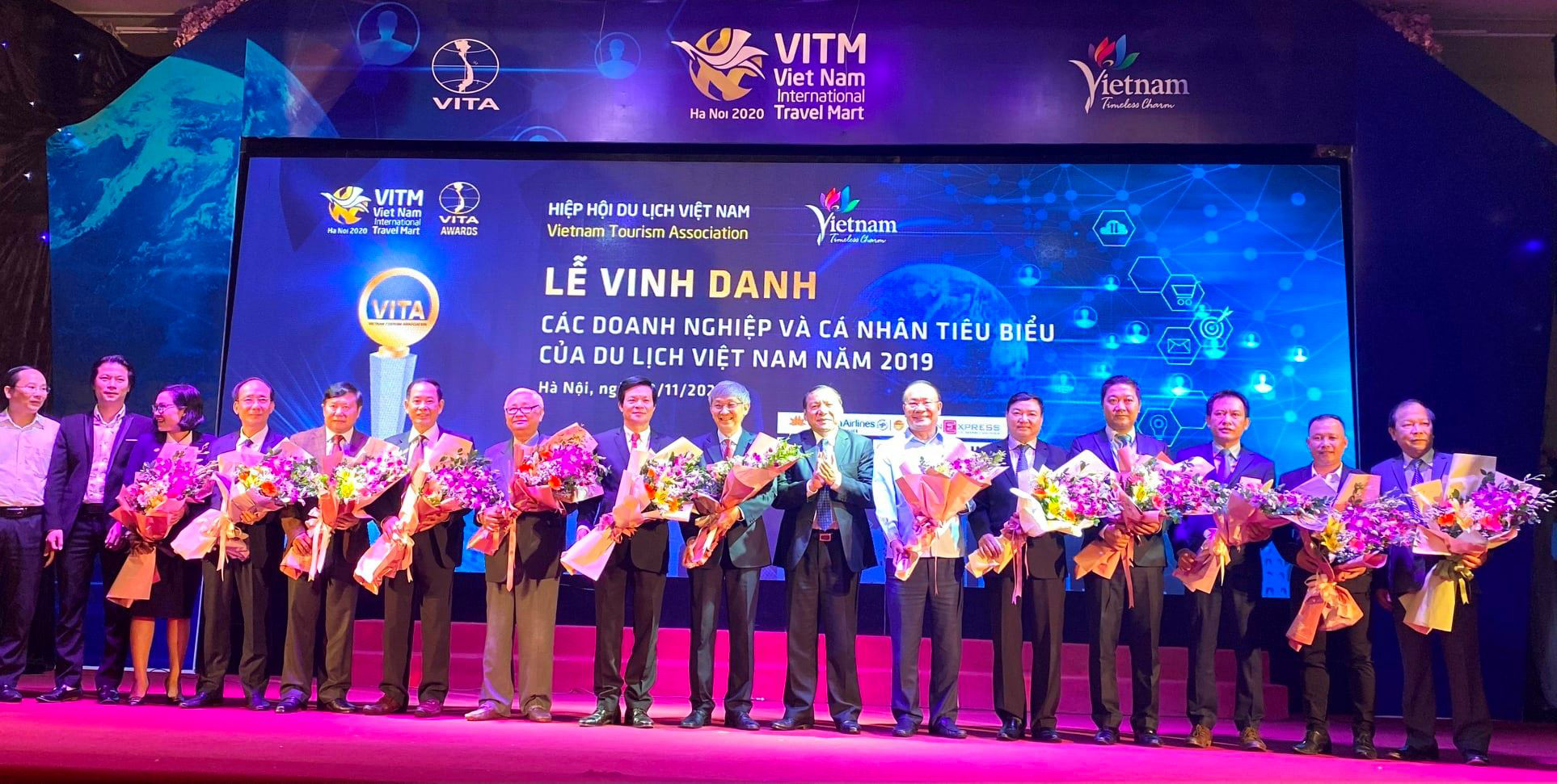 Vinh danh 284 doanh nghiệp và cá nhân tiêu biểu ngành du lịch - Ảnh 2.