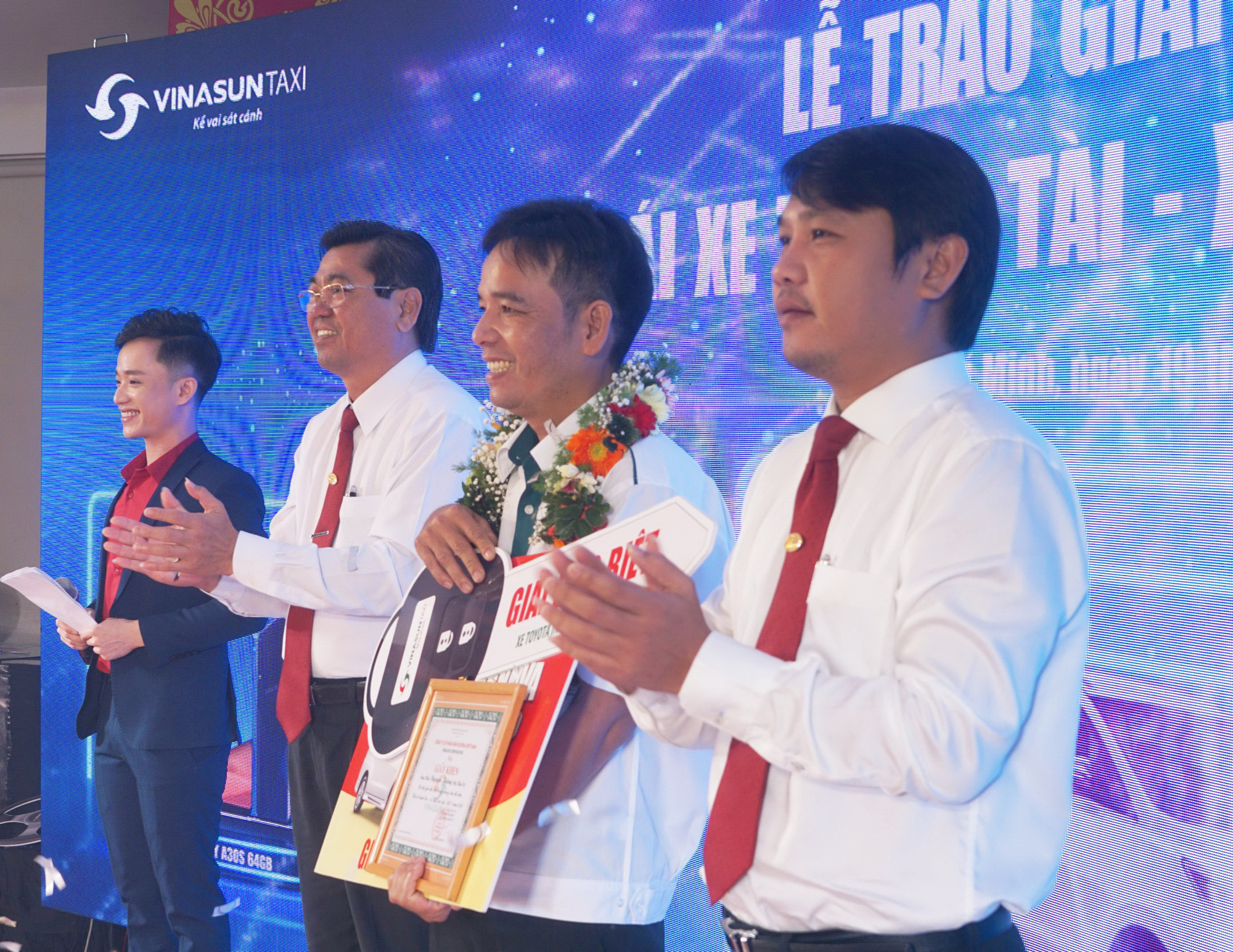 Vinasun tri ân lái xe giỏi, phục vụ khách hàng tận tâm - Ảnh 1.
