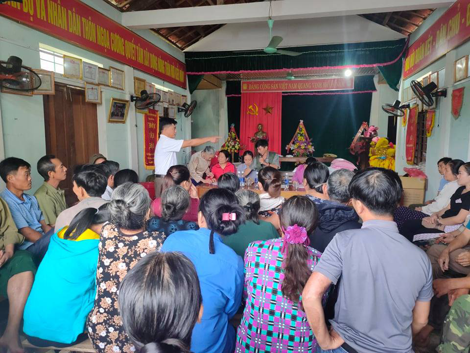 Đánh trưởng thôn nhập viện vì nghi ngờ “kê thiếu danh sách nhận quà” của Thủy Tiên