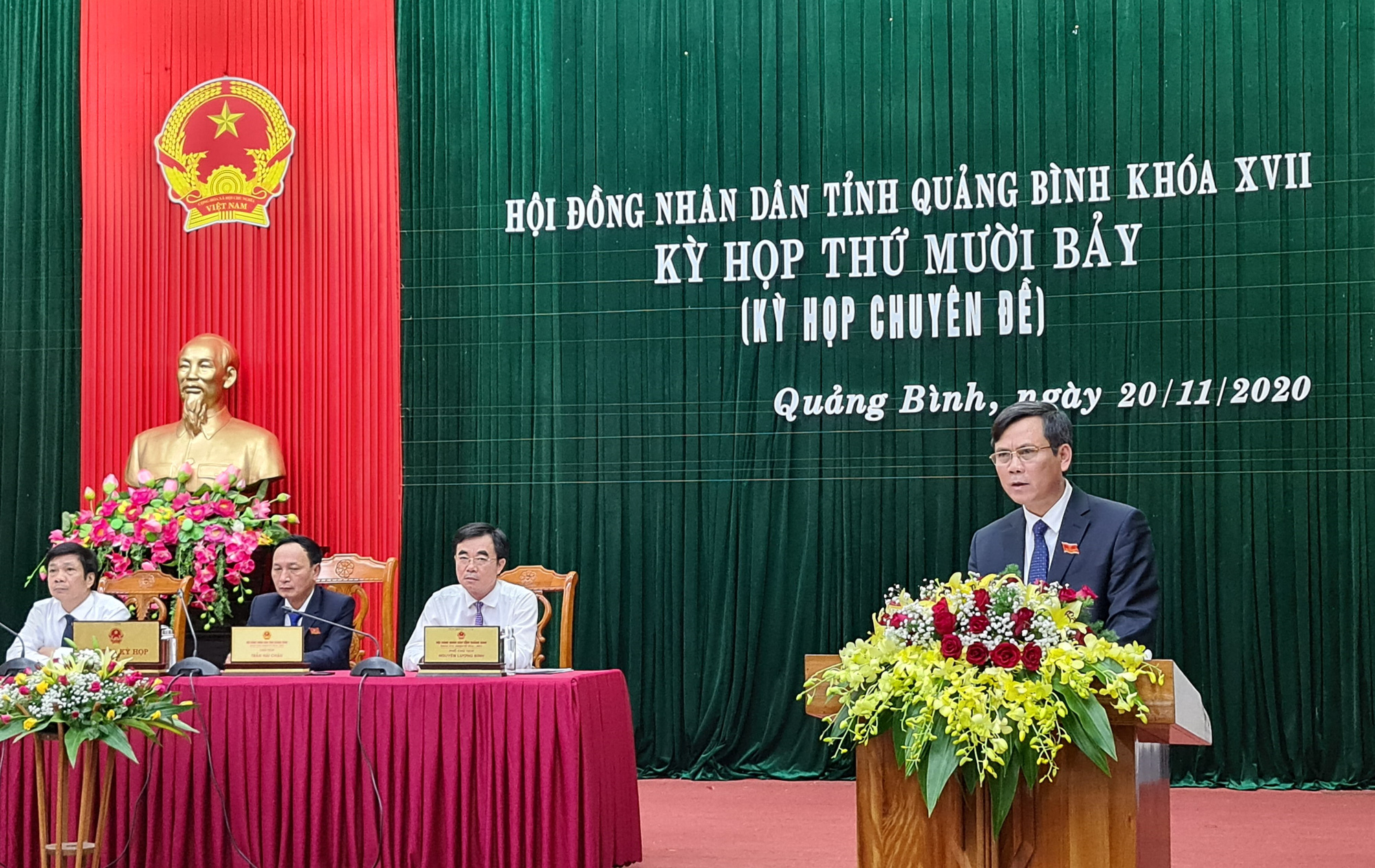 &Ocirc;ng Trần Thắng được bầu l&agrave;m Chủ tịch UBND tỉnh Quảng B&igrave;nh - Ảnh 1.