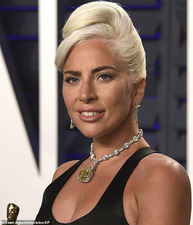 Lady Gaga đ&oacute;ng phim h&agrave;nh động c&ugrave;ng Brad Pitt - Ảnh 2.