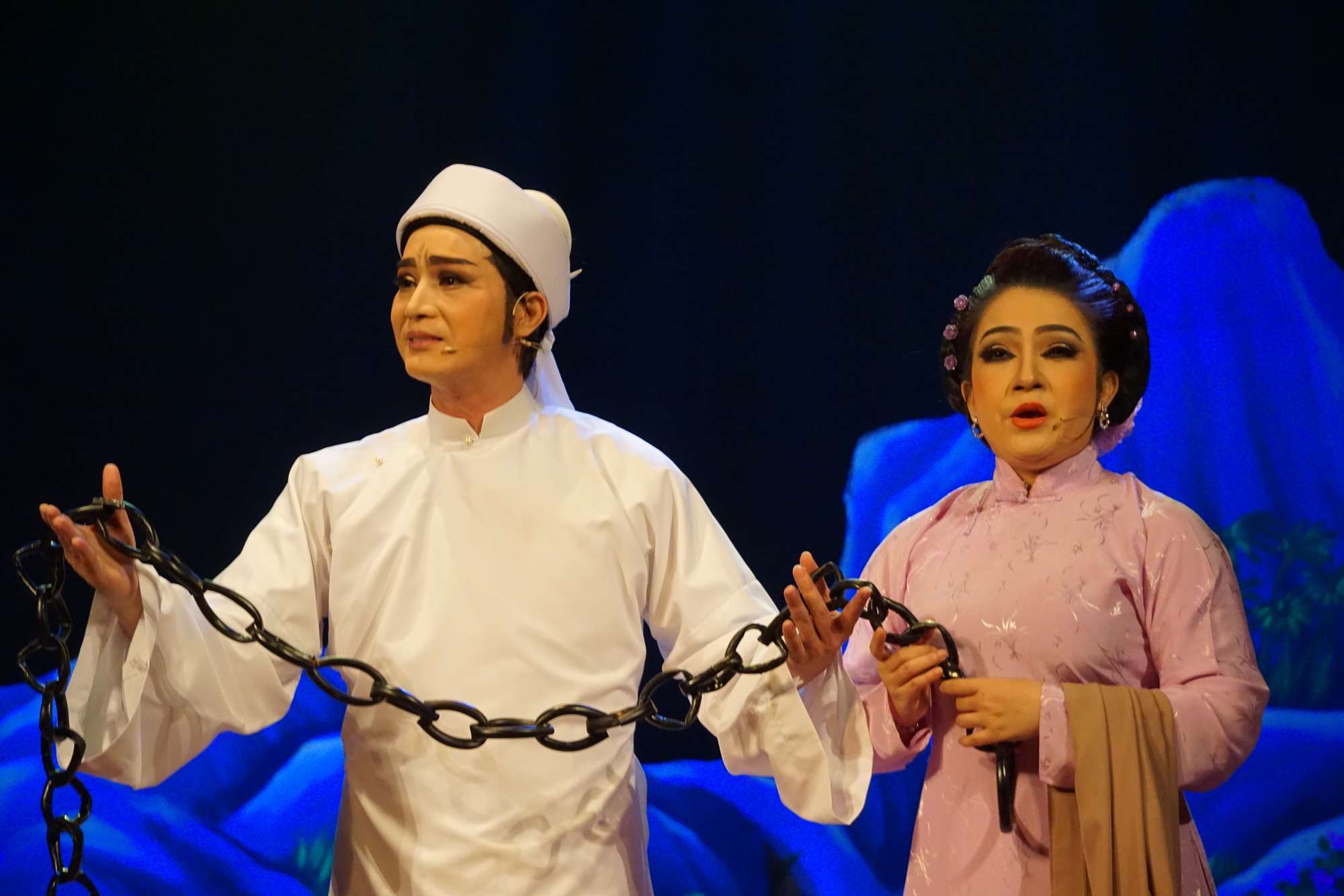 NSƯT Mỹ Hằng dựng vở về Tả quân Lê Văn Duyệt mừng ngày Nhà giáo Việt Nam