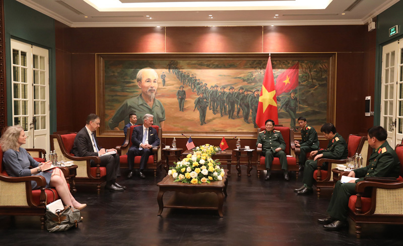 Đại tướng Ngô Xuân Lịch tiếp Cố vấn An ninh quốc gia Mỹ Robert O’Brien