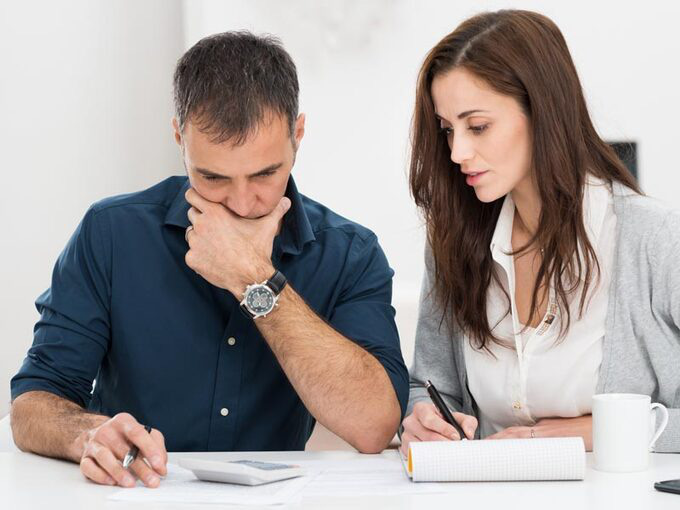 C&oacute; n&ecirc;n nộp tiền lương cho vợ? - Ảnh 2.