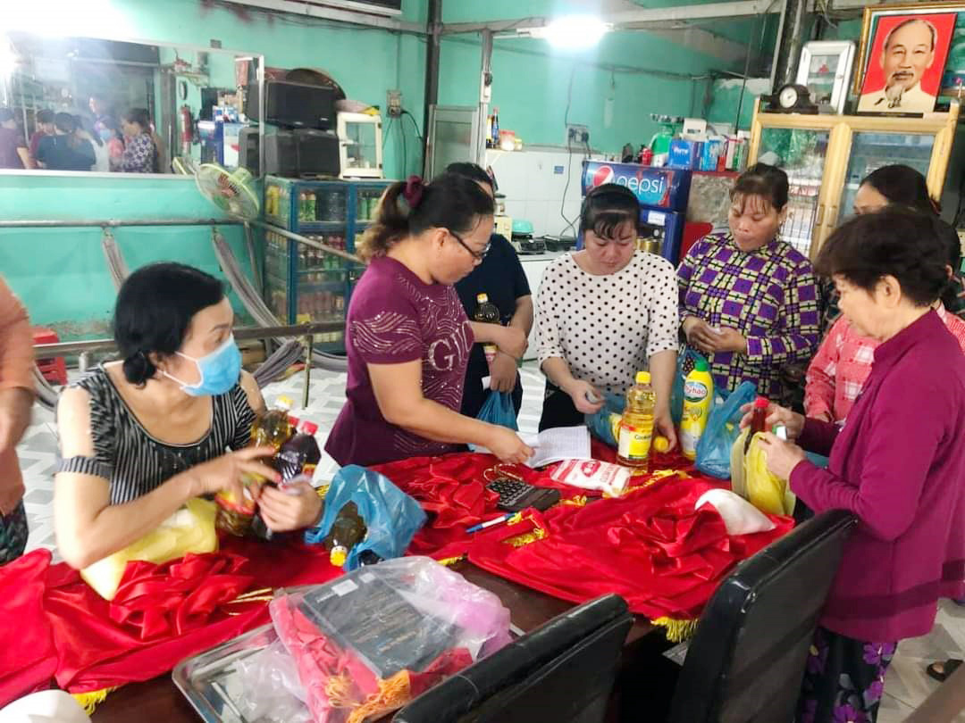 Đưa hàng Việt đến với công nhân khó khăn