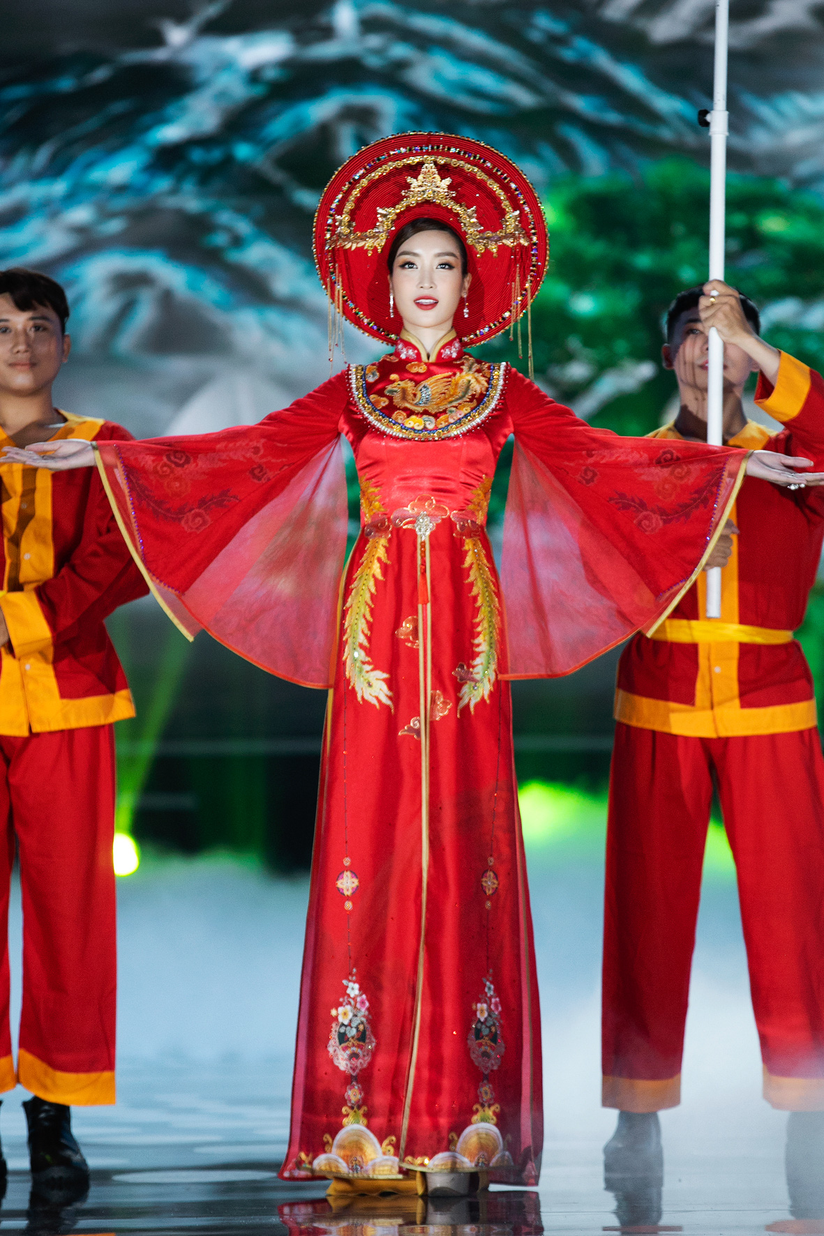 B&iacute; mật của hoa hậu Đỗ Mỹ Linh khi h&oacute;a th&acirc;n th&agrave;nh Th&aacute;nh Mẫu - Ảnh 7.