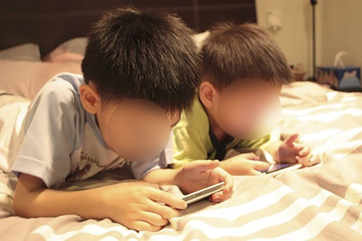 Đừng để con sa đà trong thế giới ảo