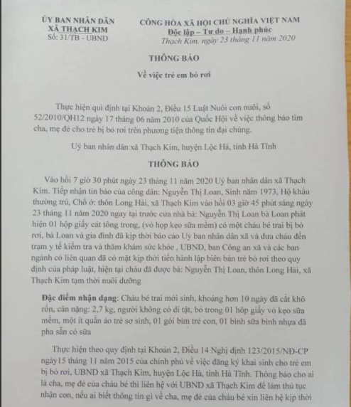 Bé trai sơ sinh khoảng 10 ngày tuổi bị bỏ rơi trước cổng nhà dân trong đêm - Ảnh 2.