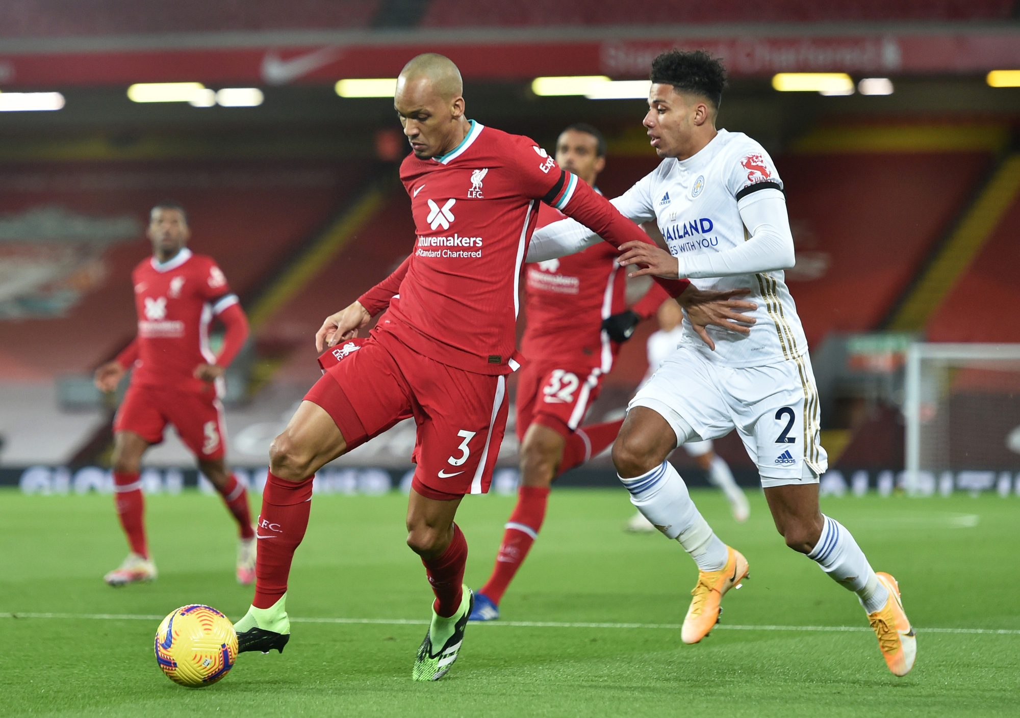 Mưa b&agrave;n thắng đ&aacute;nh đầu, Liverpool trở lại ng&ocirc;i nh&igrave; Ngoại hạng Anh - Ảnh 2.
